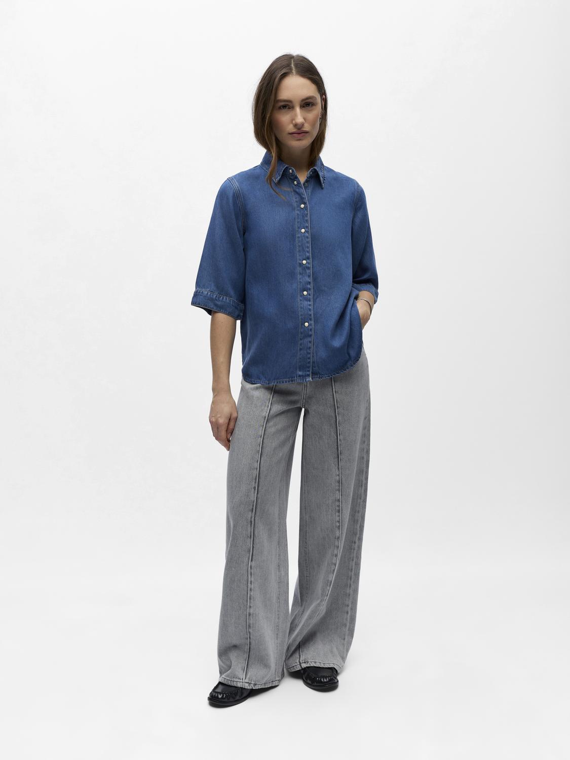 model_shot-front_full